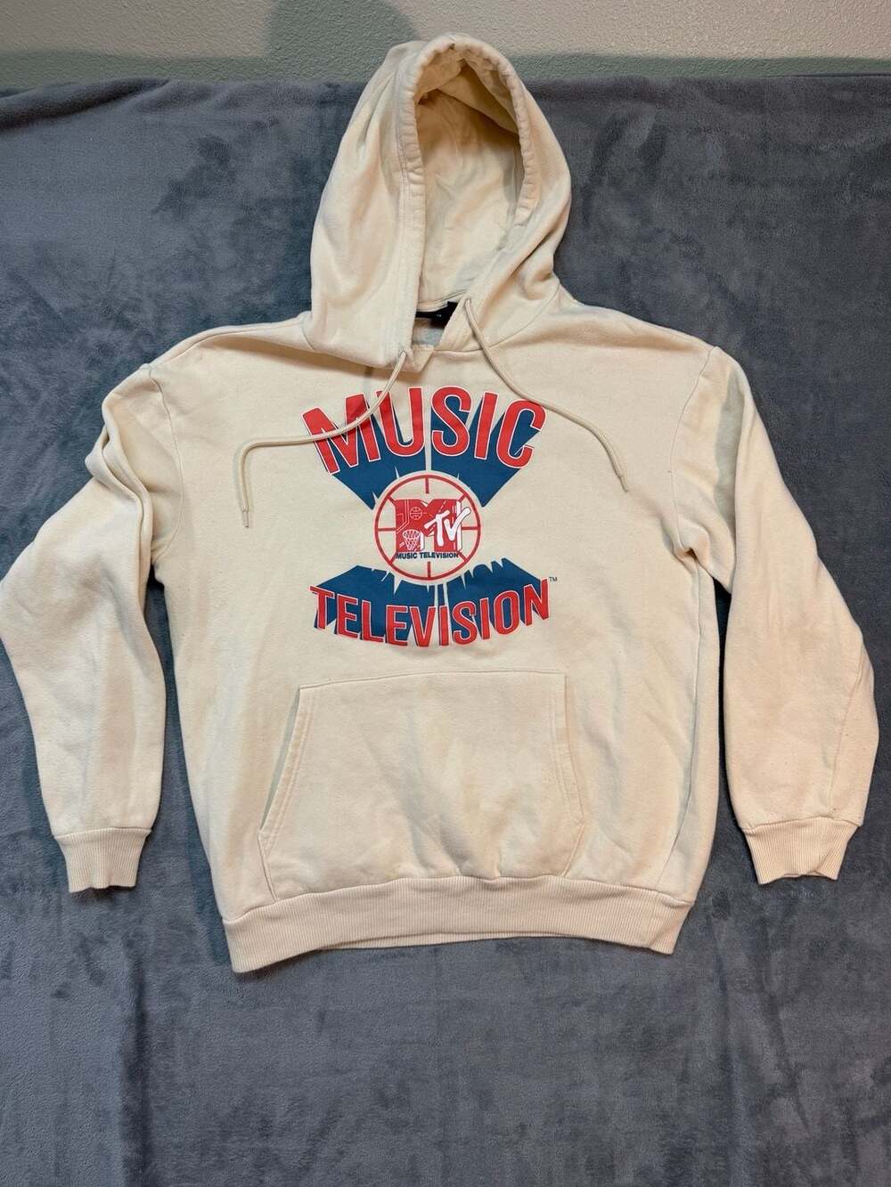 MTV Music Television Basketball Graphic Pullover Hoodie Sweatshirt Khaki Cream